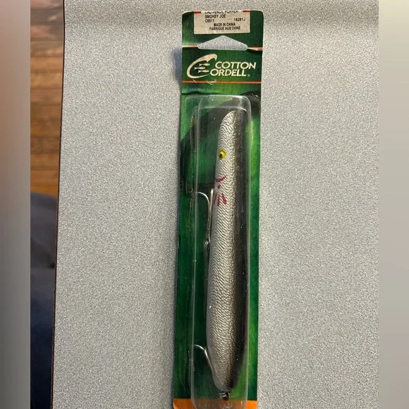 Salt water fishing lure bundle. 6 pieces new in box - Picture 2 of 5